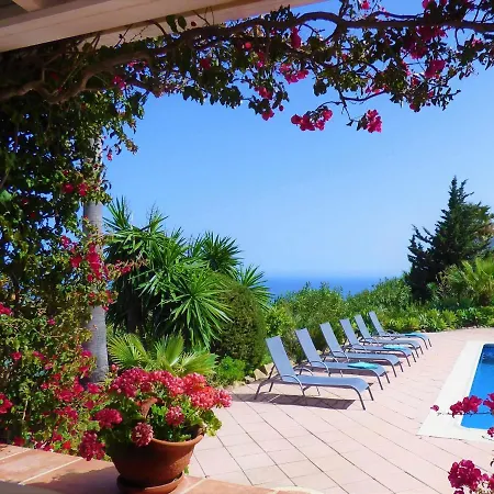 Selecta Casa Esmerdo إِستيبونا