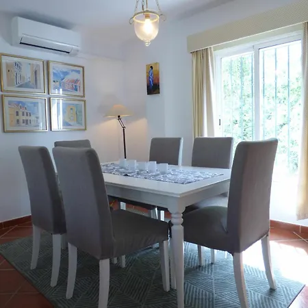 Selecta Casa Esmerdo إِستيبونا