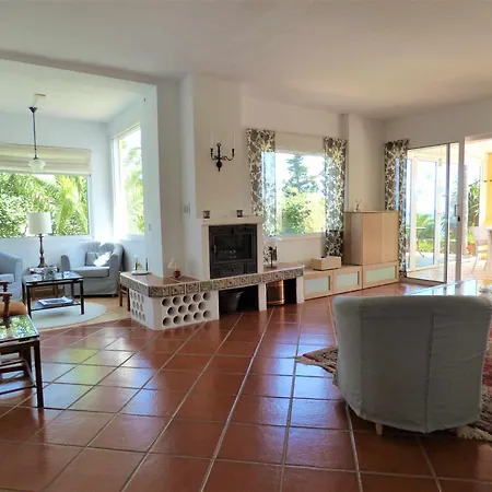 Selecta Casa Esmerdo * إِستيبونا